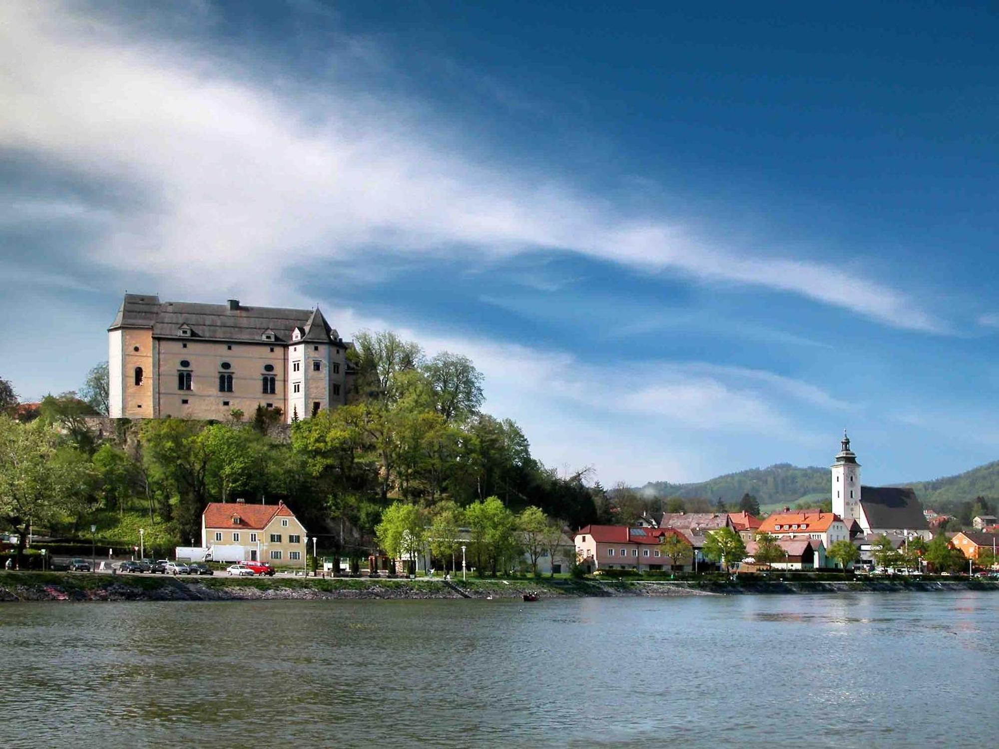 Hotel-Garni Goldenes Kreuz Grein Eksteriør billede